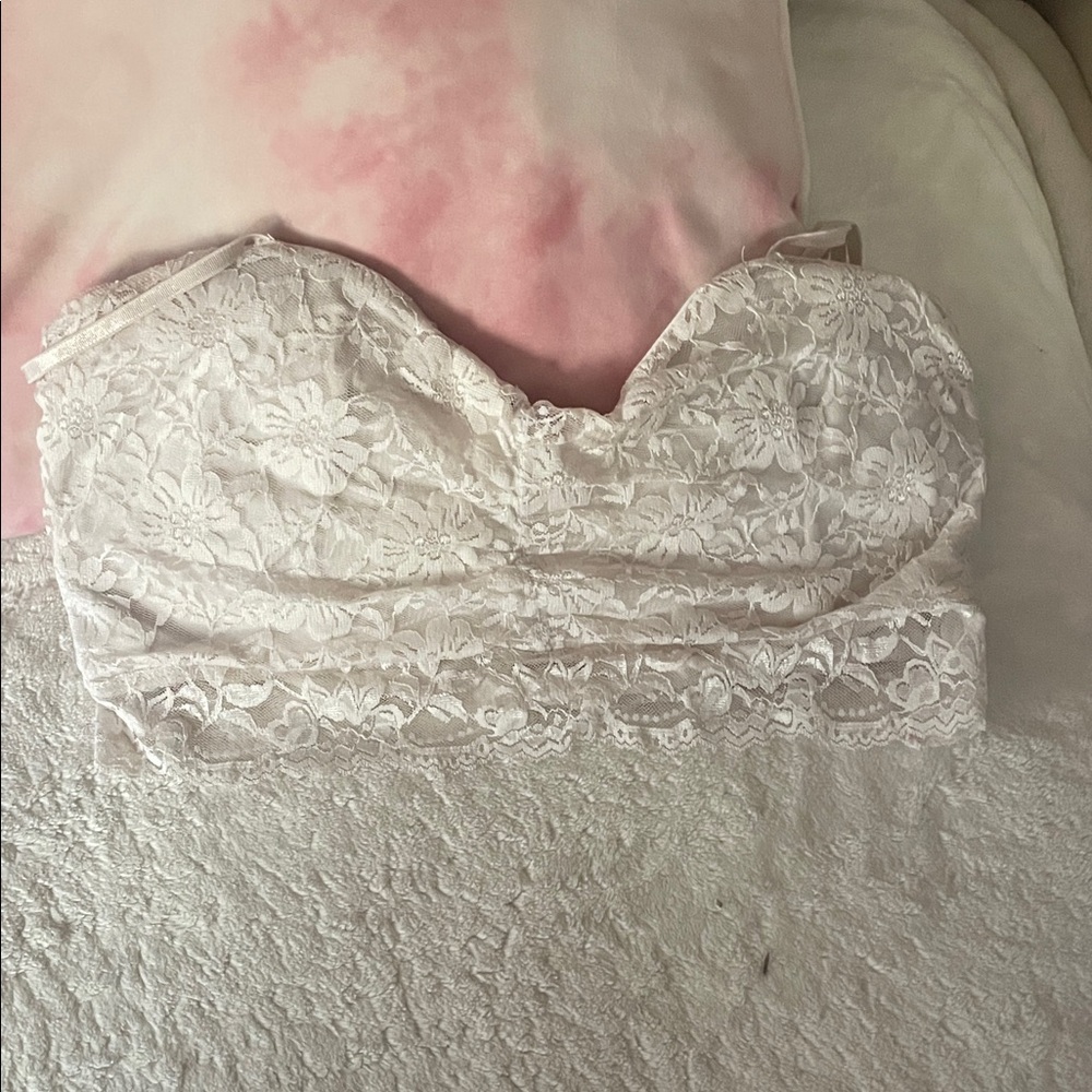 Elegant Lace Bralette in Cream
